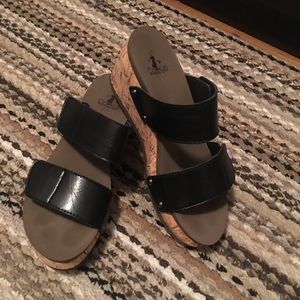 Corky’s Sandals size 7